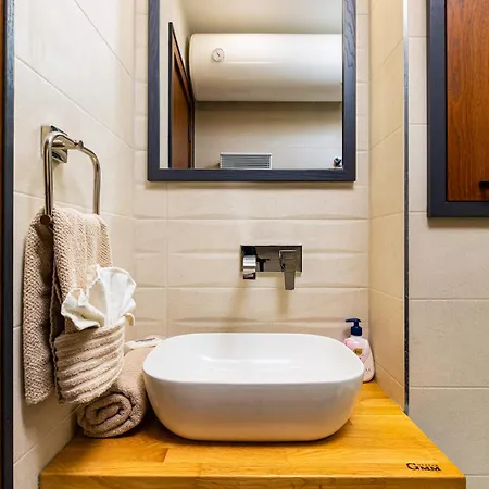 Apartment New Luxury & Bright 2 Bedroom *
