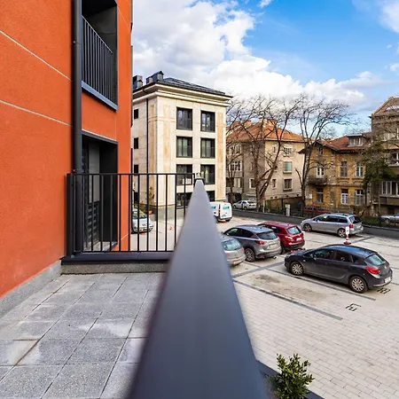 Apartment New Luxury & Bright 2 Bedroom Plovdiv