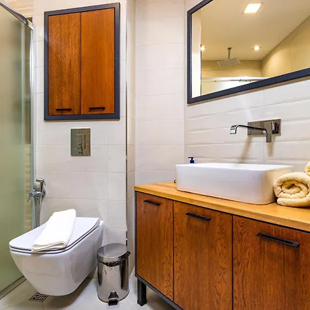 Apartment New Luxury & Bright 2 Bedroom Plovdiv
