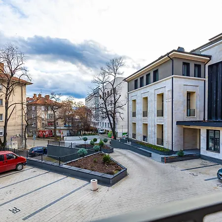 New Luxury & Bright 2 Bedroom Apartment Plovdiv